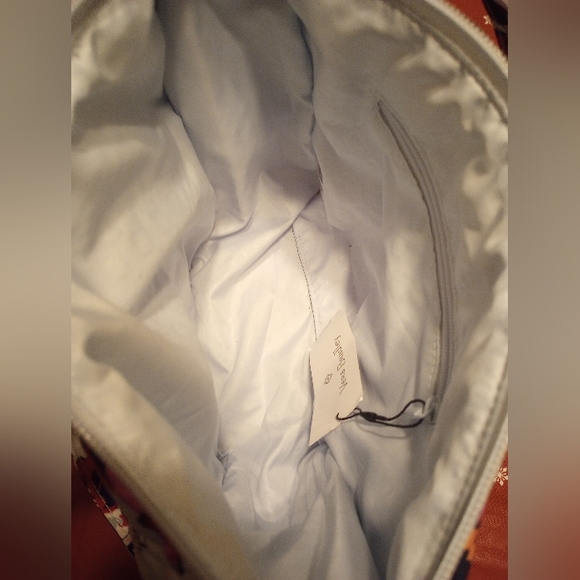 Vera Bradley crossbody bag. Light blue floral print. - Picture 4 of 6